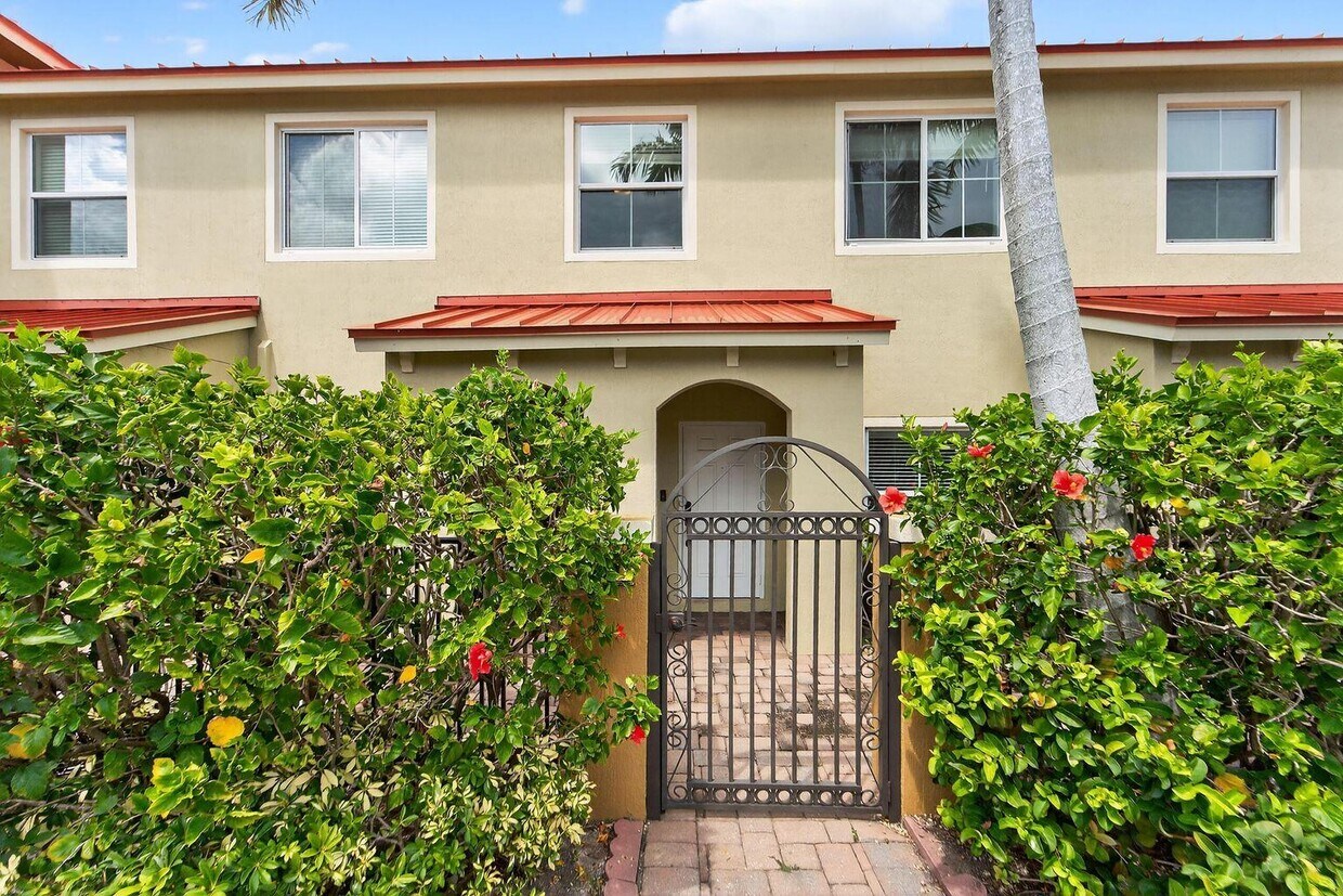 Foto principal - 163 Monterey Bay Dr