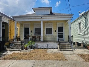 Building Photo - 529 S Scott St