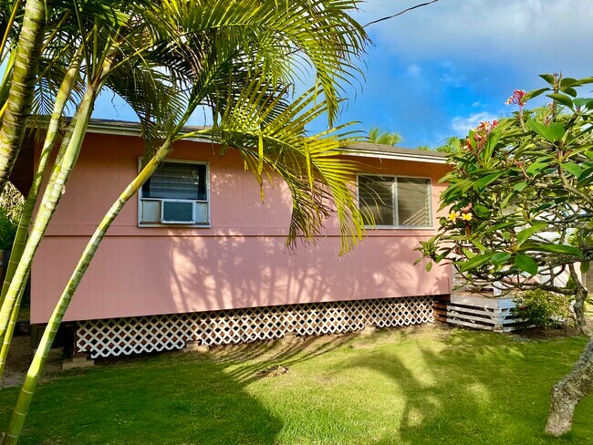 Building Photo - 352 Kalama St
