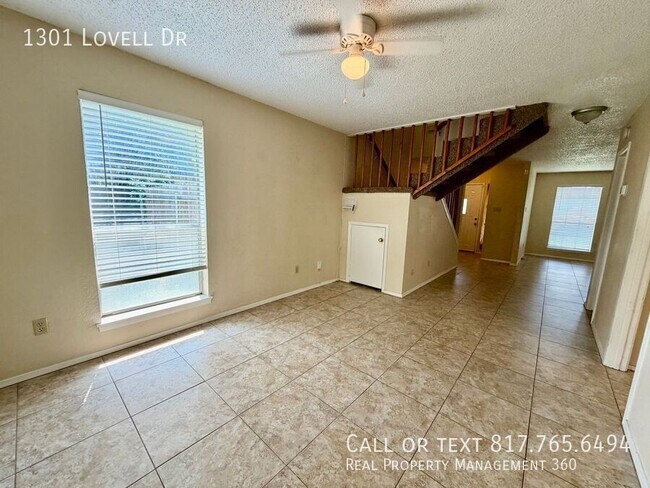 Foto del edificio - 1301 Lovell Dr