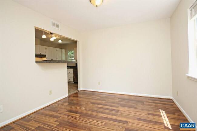 Building Photo - 274 Albert Ct