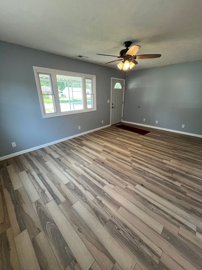 Building Photo - Charming 2 Bedroom 1 Bath Home!