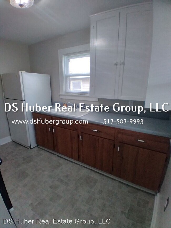 Building Photo - 2 br, 1 bath House - 1132 Lake Lansing Rd