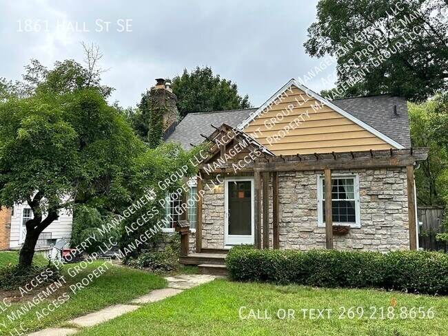 Building Photo - SE Side 3 Bedroom Home by East GR