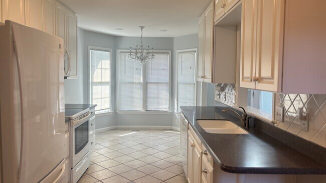 Foto del edificio - 12 Willow Tree Ct