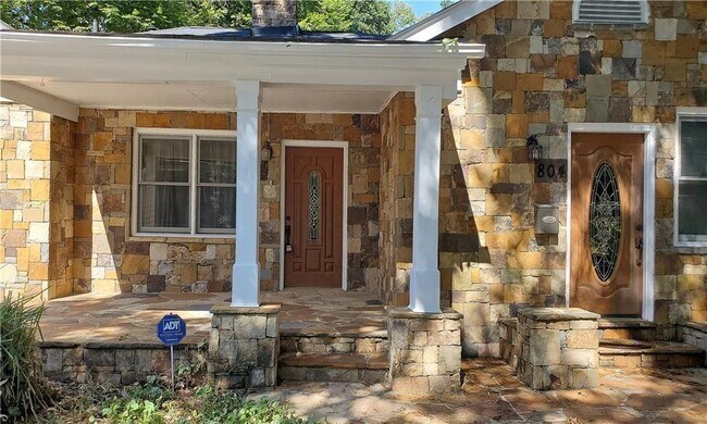 Foto del edificio - 804 Argonne Ave NE