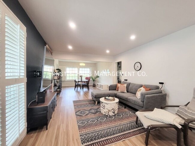 Building Photo - 5632 Hazelbrook Ave