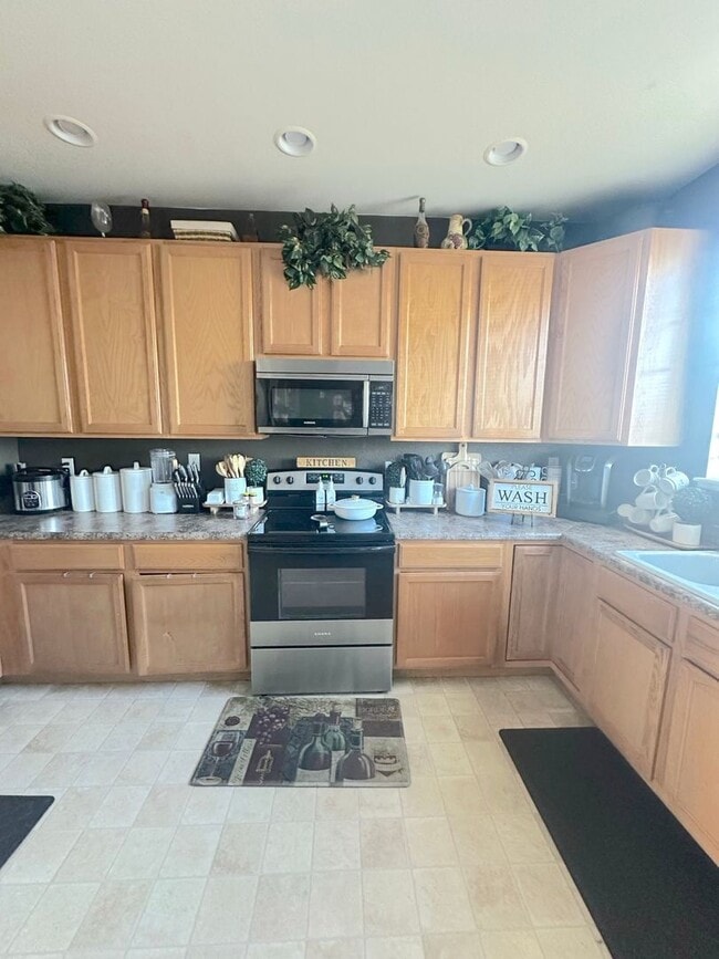 Photo - 4 bedroom in Stetson Hills for rent House