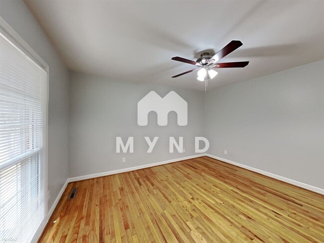 Building Photo - 3 br, 1.5 bath House - 528 Efird St