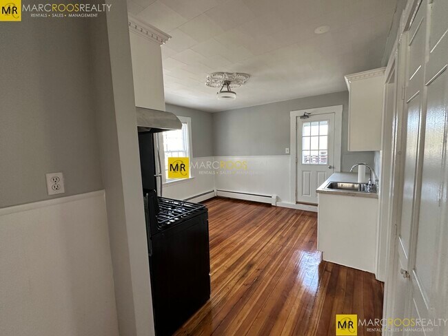 Building Photo - 137 Nonantum St
