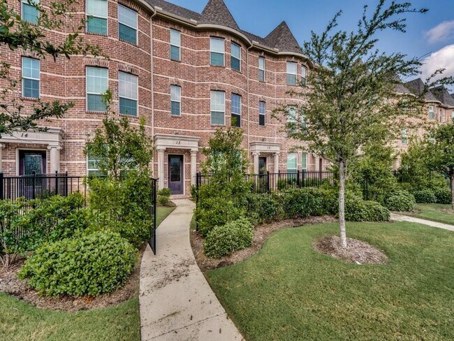 Building Photo - 2500 Rockbrook Dr