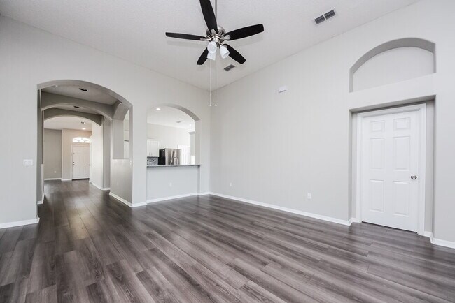 Building Photo - 30313 Pga Dr