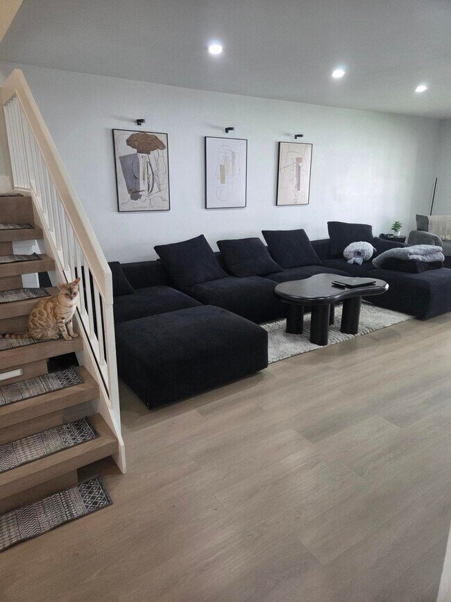 Foto del edificio - 9727 N New River Canal Rd