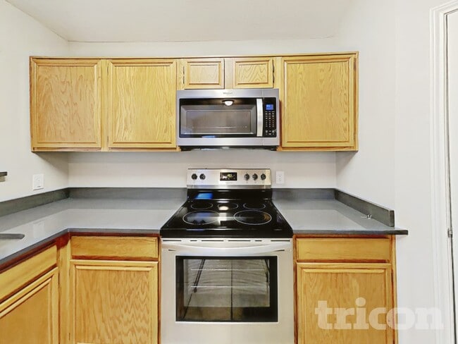 Building Photo - 1735 Duster Cir