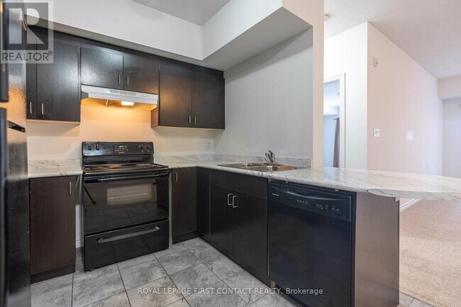 Photo du bâtiment - 720 Yonge St