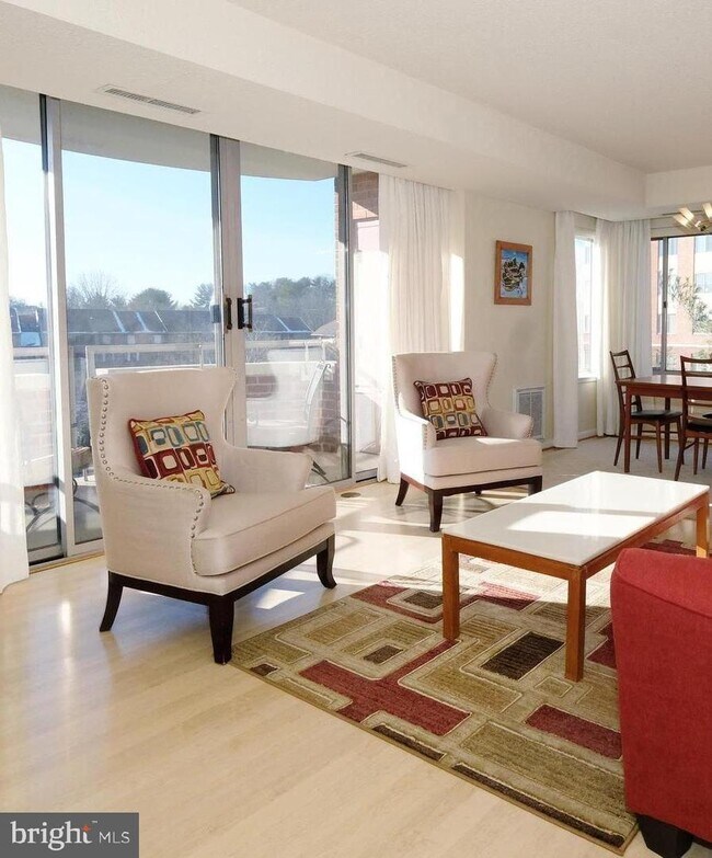 Foto del edificio - 5800 Nicholson Ln