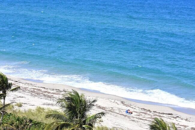 Building Photo - 450 Ocean Dr