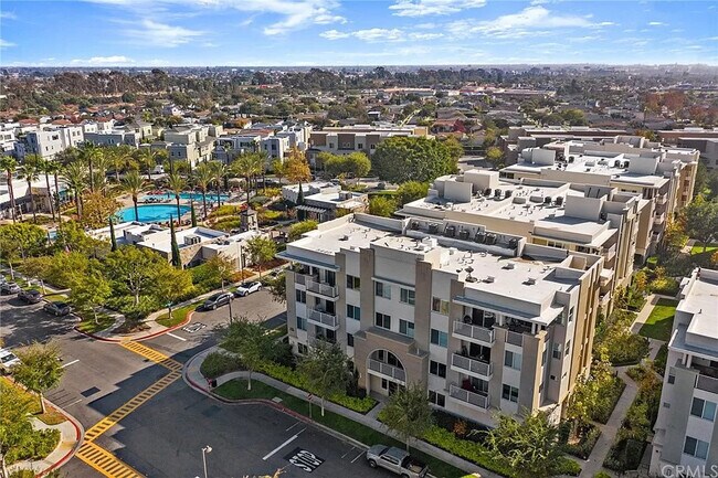 Condos facing the pool area - 12915 Park Pl