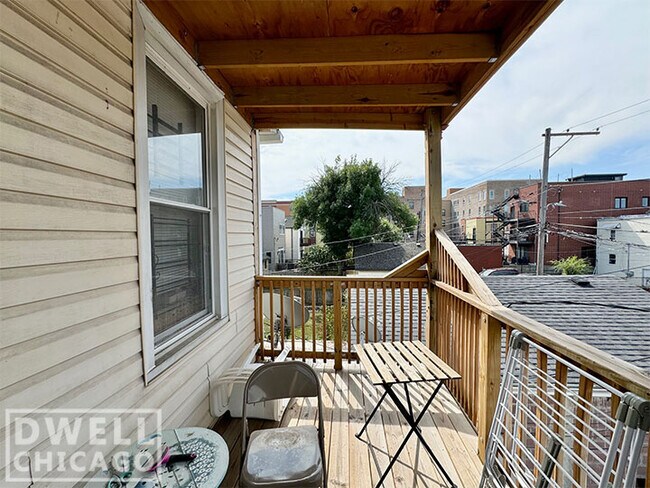 Building Photo - 1636 N Talman Ave