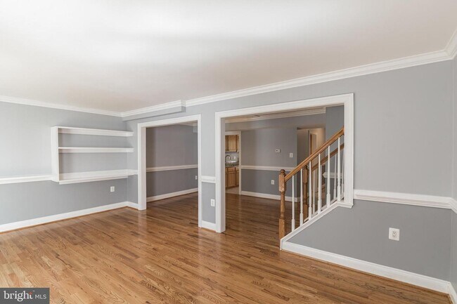 Building Photo - 14081 Fallbrook Ln