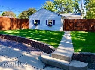 Building Photo - 2 br, 1 bath Apartment - 3436 S Lenox St