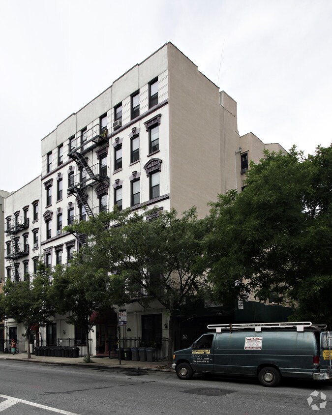 Primary Photo - 169 Allen St