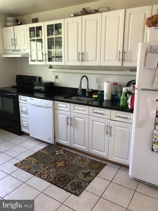Primary Photo - 9209 Chanute Dr