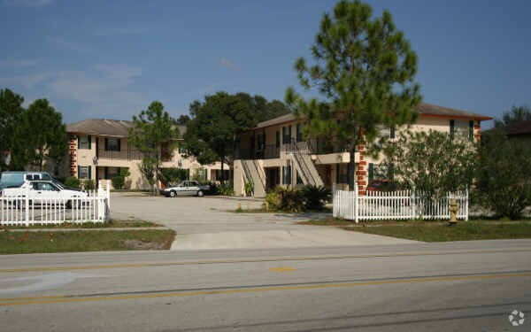 Foto del edificio - 2180-2190 Knox McRae Dr