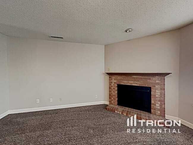 Building Photo - 2117 Westmere Dr