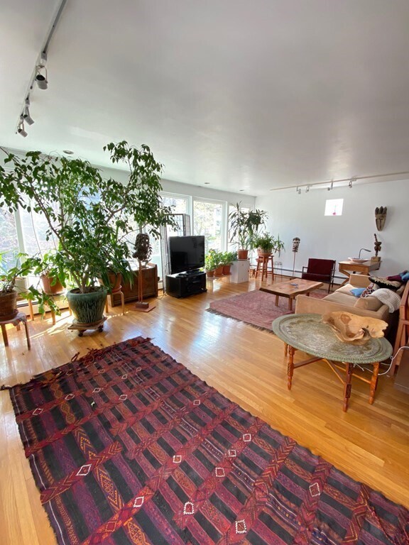 Primary Photo - 15 Arlington St