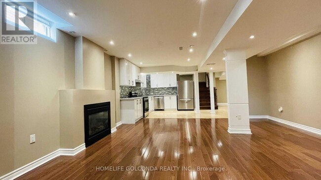 Building Photo - LOWER - 110A BOND CRESCENT