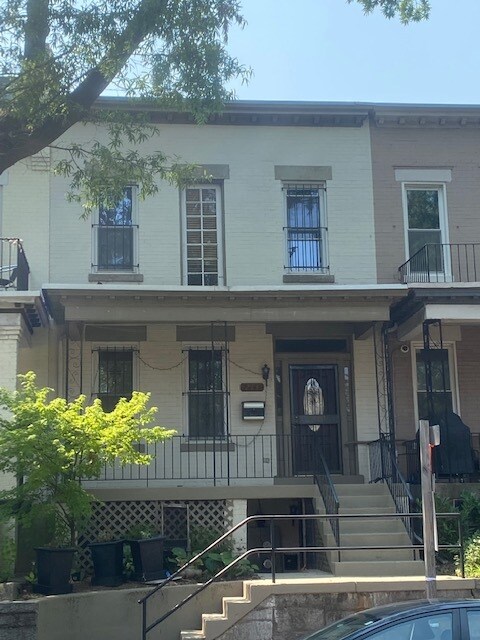 Vista de la calle - 214 Rhode Island Ave NW