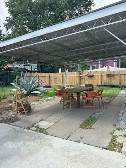 Backyard - 2820 Dublin St