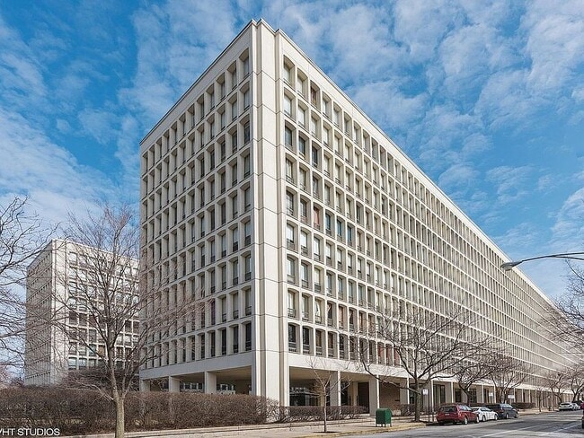 Building Photo - 1450 E 55th Pl
