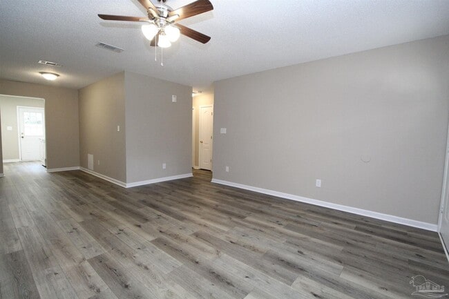 Building Photo - 6853 Roundup Ln