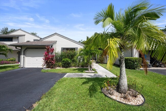 Building Photo - 2482 Bedford Mews Dr