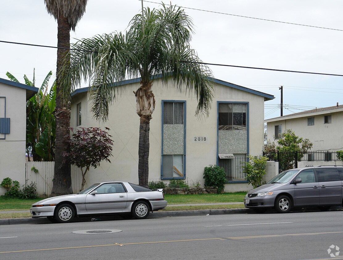 Building Photo - 2618 Mcfadden Ave
