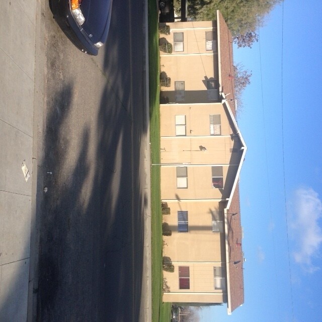 Building Photo - 901-909 Riverside Dr