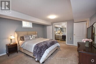 Building Photo - 10 Coral Harbour Crescent