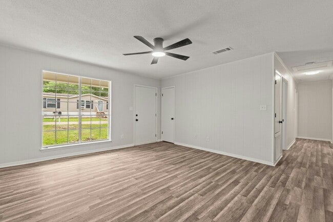 Foto del edificio - 6 Woods Ave