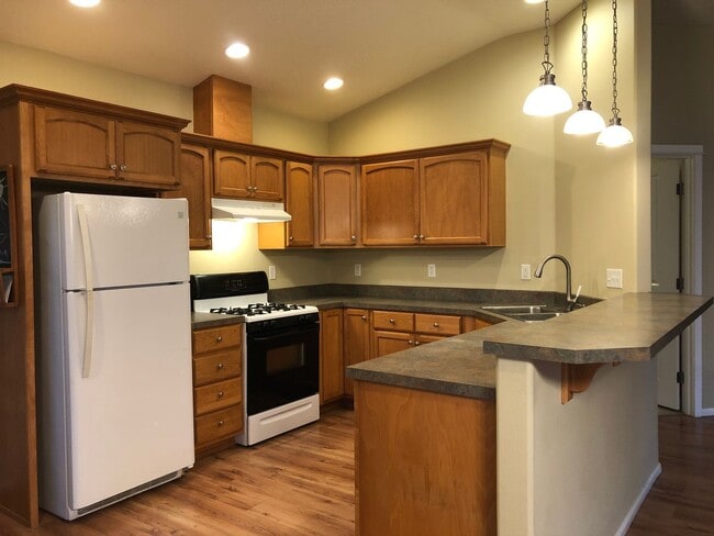 Building Photo - 3 Bed, 2 Bath Dallas Home!