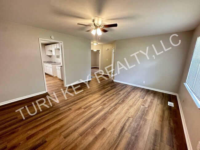 Foto del edificio - Duplex for rent in Pinson