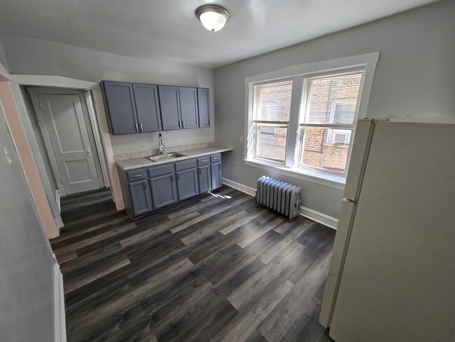 Building Photo - 4829 N Springfield Ave