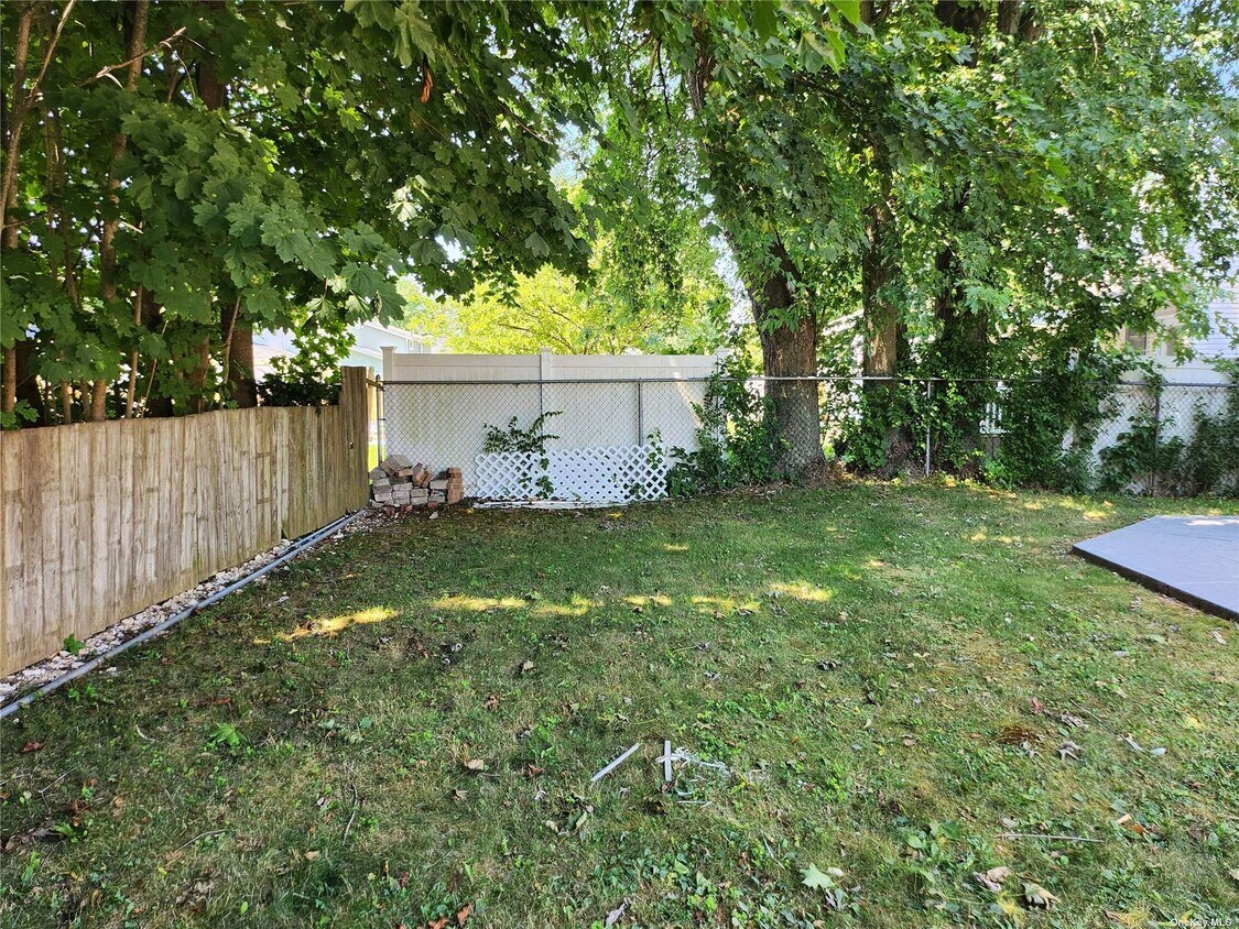 Building Photo - 274 Ellery St