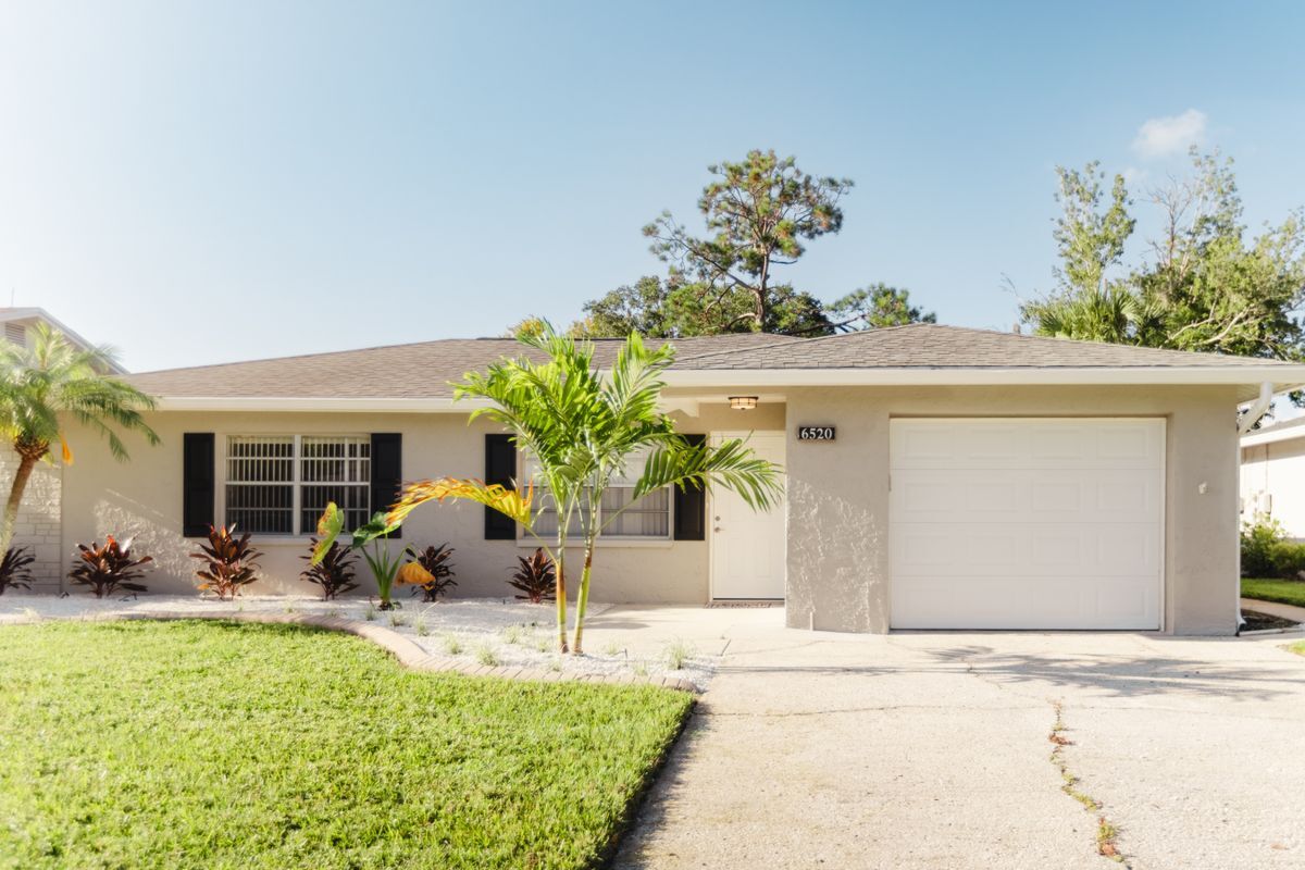 Foto del edificio - 6520 Meadowbrook Ln