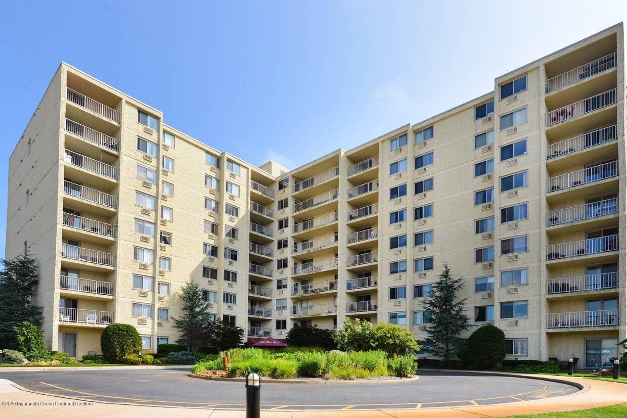 Primary Photo - 1000 River Rd