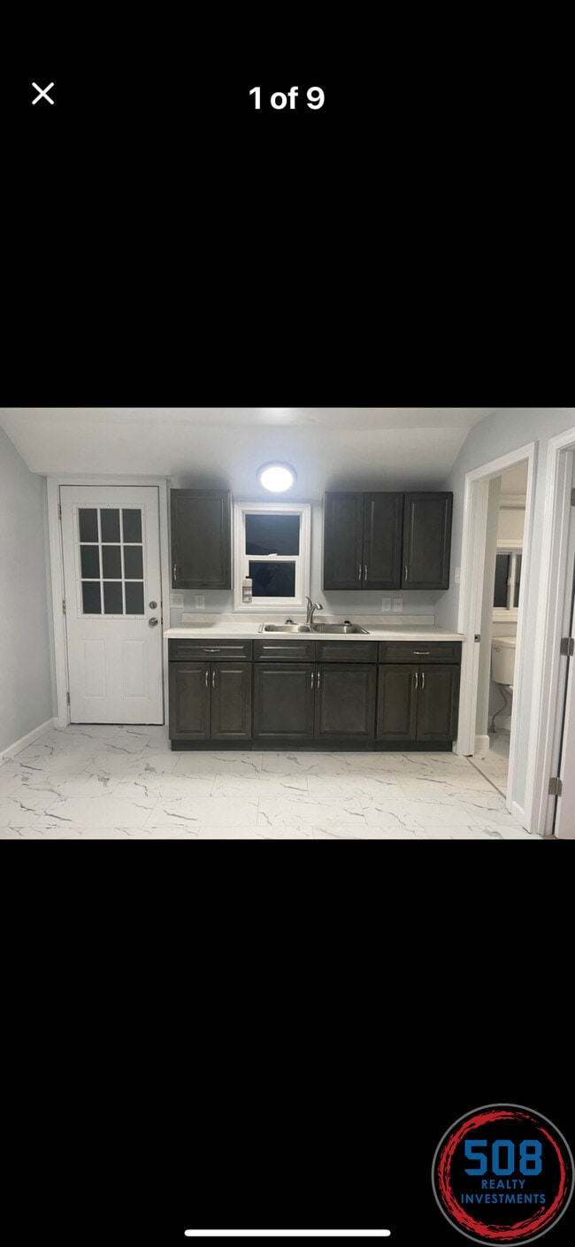 Building Photo - 51-53 Fiske St. Unit 1R