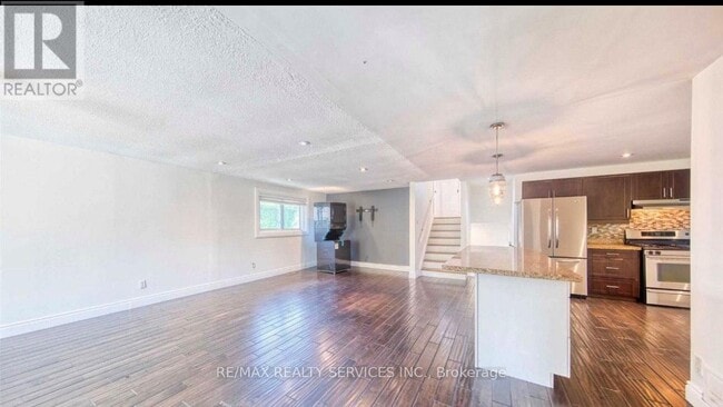 Photo du bâtiment - 88 Clover Ridge Dr W