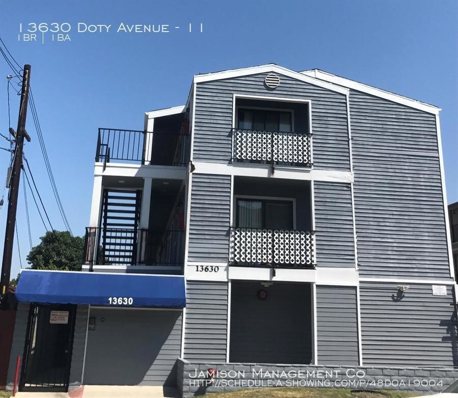 Primary Photo - 13630 Doty Ave