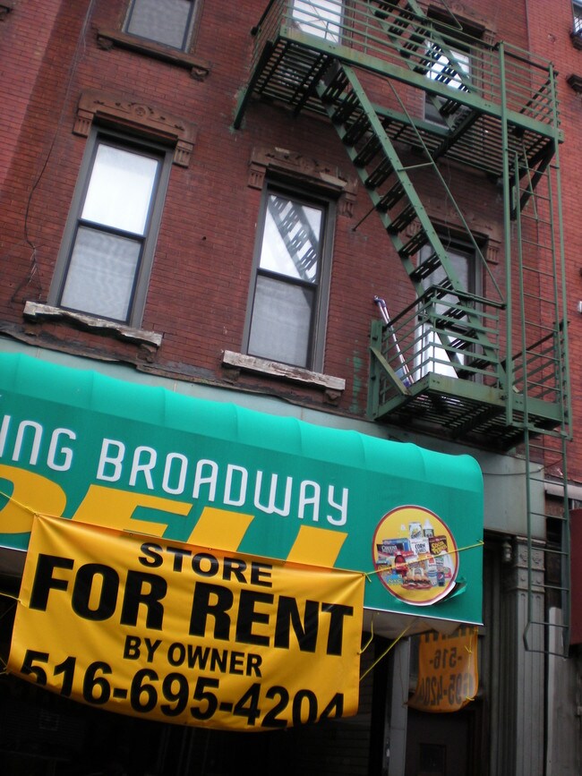 Building Photo - 353 Broadway